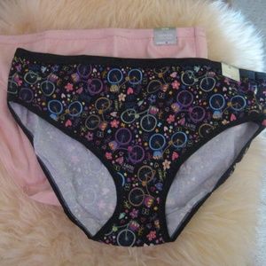 2 New Pairs Avenue Body Hipster 22/24 Panty